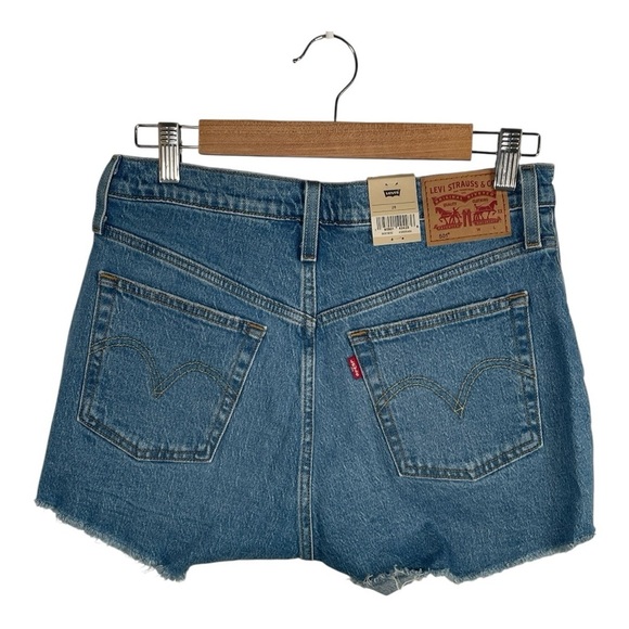 Levi's Women's 501 Original High Rise Shorts NWT Size 28 - Picture 4 of 13